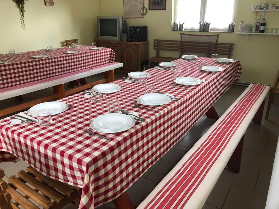 Lupeni Balazs Vendeghaz公寓式酒店 外观 照片